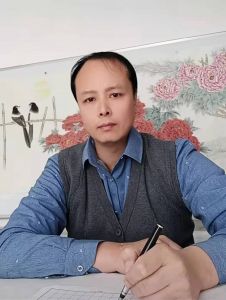 　　白翊：毕业于西安美术学院国画系，获硕士学位，陕西省花鸟画研究协会会员，陕西省书法家协会会员，陕西美术家协会会员，中国硬笔书法协会会员，国家优秀美术教育者，陕西佛学书画院副院长，陕西书画艺术研究院副