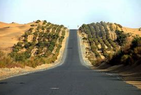 塔克拉玛干沙漠公路